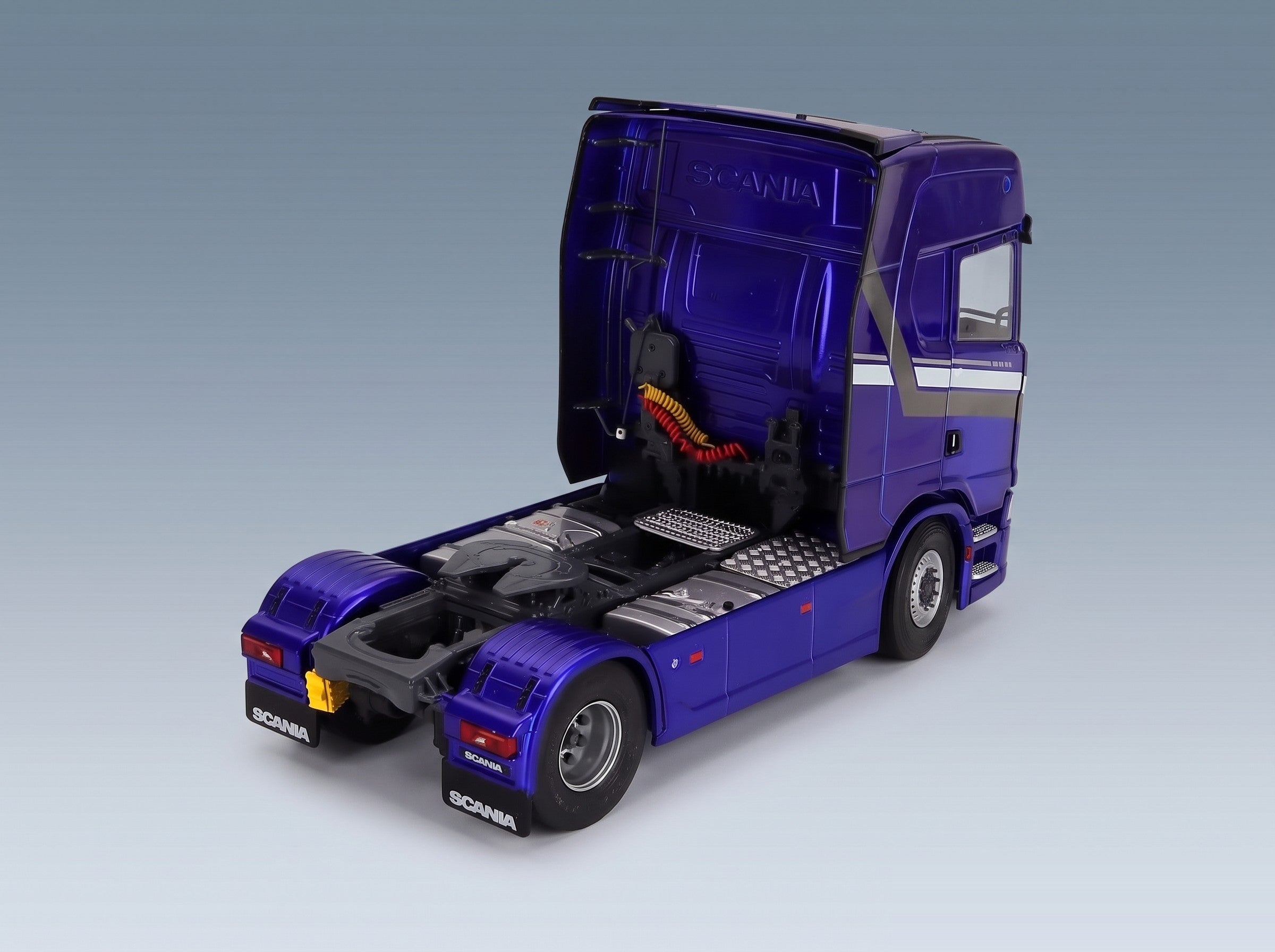 Scania S580 Highline Tractor Truck 2-Axle 2023 Blue Solido 1:24 scale model - rear three-quarter view