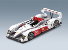 Audi R10 TDI Team Audi Sport Joest No. 8 Biela Werner Pirro Winner 24h Le Mans 2006 Spark Model 1:43 - front three-quarter view