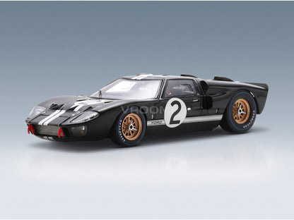 Ford GT40 MkII 7.0L V8 Shelby American No. 2 Bruce McLaren Chris Amon Winner 24h Le Mans 1966 Spark Model 1:43 scale model - front three-quarter view
