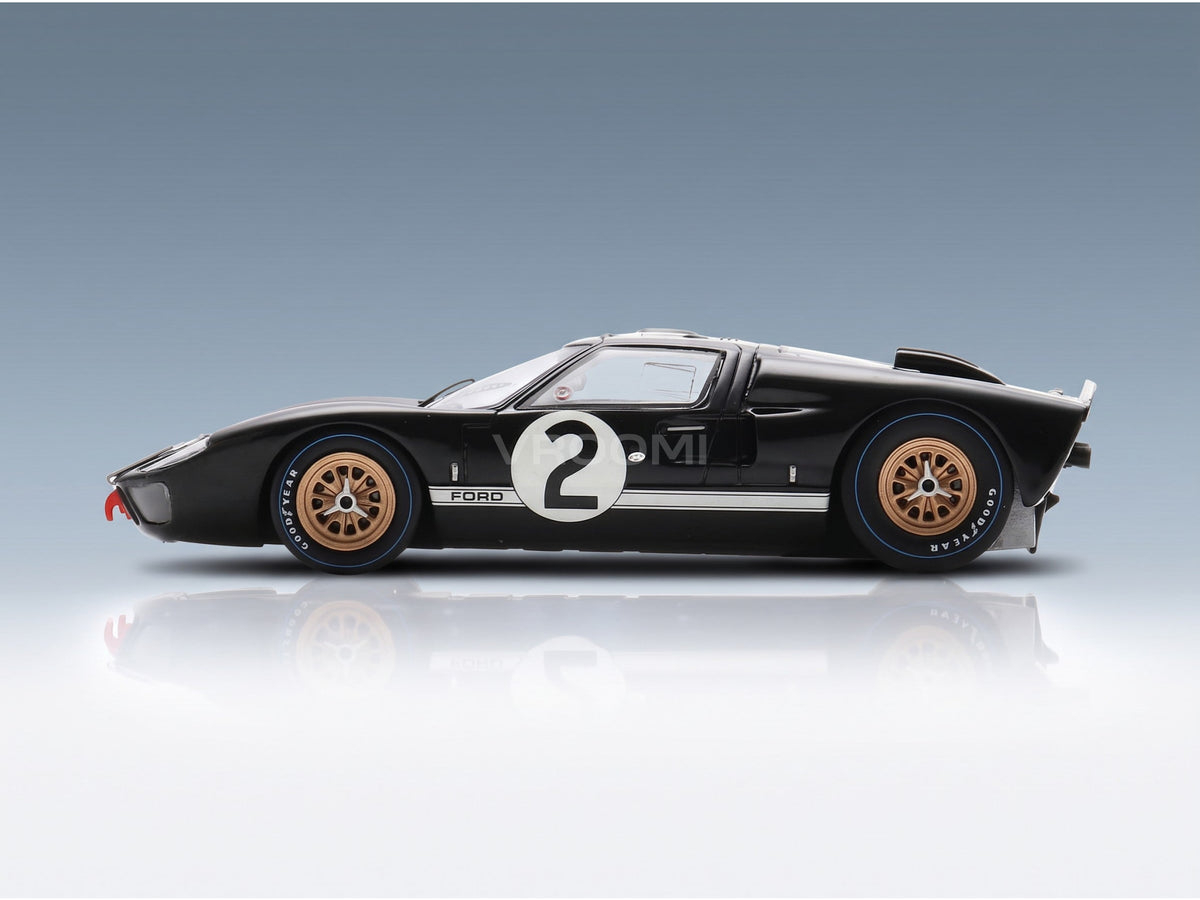 Ford GT40 MkII 7.0L V8 Shelby American No. 2 Bruce McLaren Chris Amon Winner 24h Le Mans 1966 Spark Model 1:43 scale model - side view