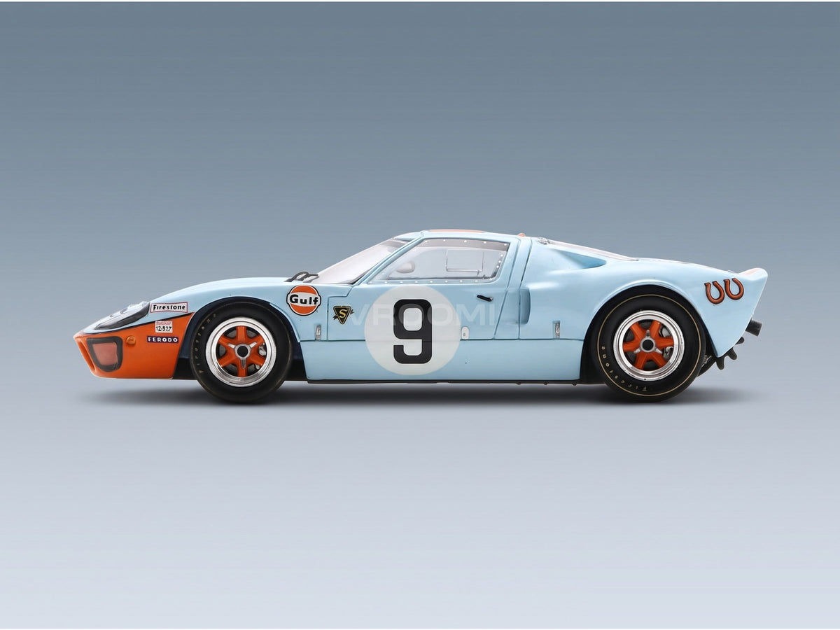 Ford GT40 4.9L V8 JW Automotive Engineering Gulf No. 9 Lucien Bianchi Pedro Rodriguez Winner 24h Le Mans 1968 Spark Model 1:43 scale model - side view