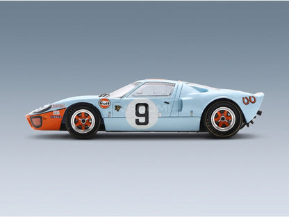 Ford GT40 4.9L V8 JW Automotive Engineering Gulf No. 9 Lucien Bianchi Pedro Rodriguez Winner 24h Le Mans 1968 Spark Model 1:43 scale model - side view