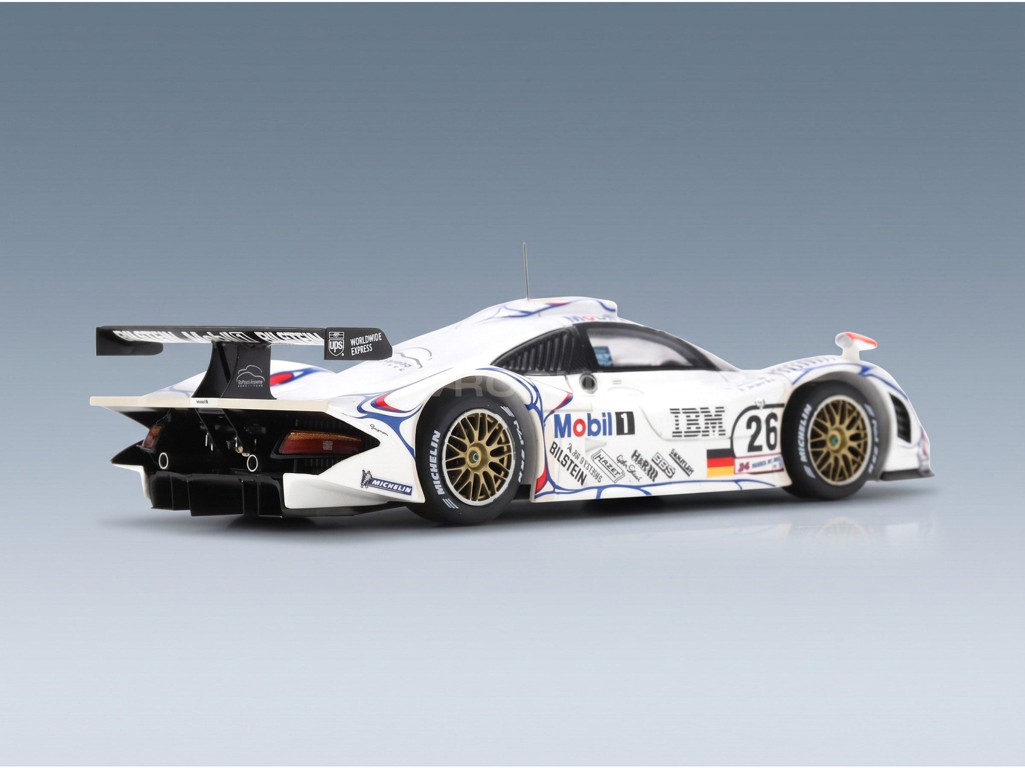 Porsche 911 GT1-98 3.2L Turbo Porsche AG Mobil-1 No. 26 Allan McNish Laurent Aiello Stephane Ortelli Winner 24h Le Mans 1998 Spark Model 1:43 scale model - rear three-quarter view