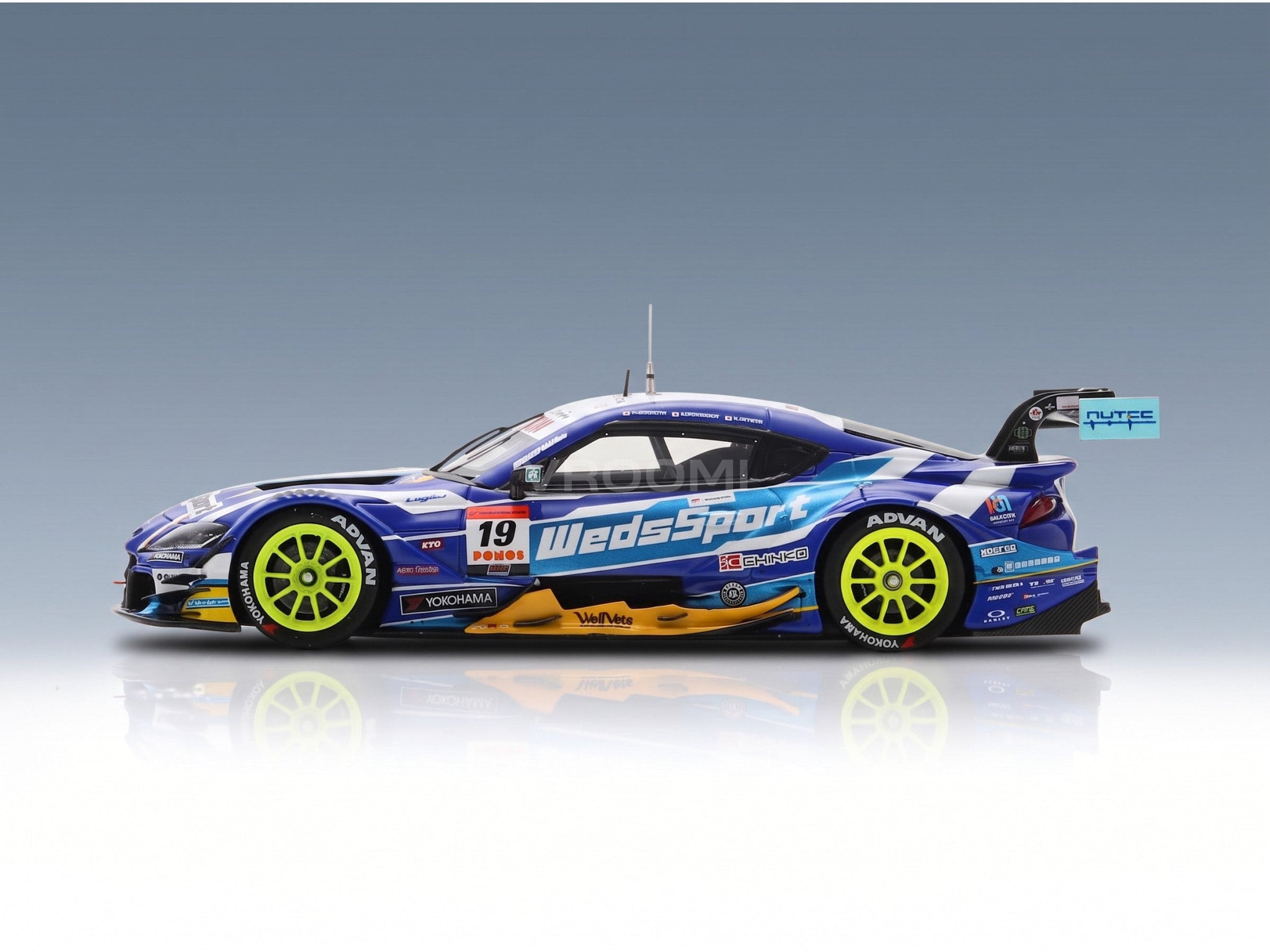 Toyota Supra GR WedsSport Bandoh No. 19 Yuji Kunimoto Sena Sakaguchi GT500 Super GT 2025 Spark Model 1:43 scale model - side view