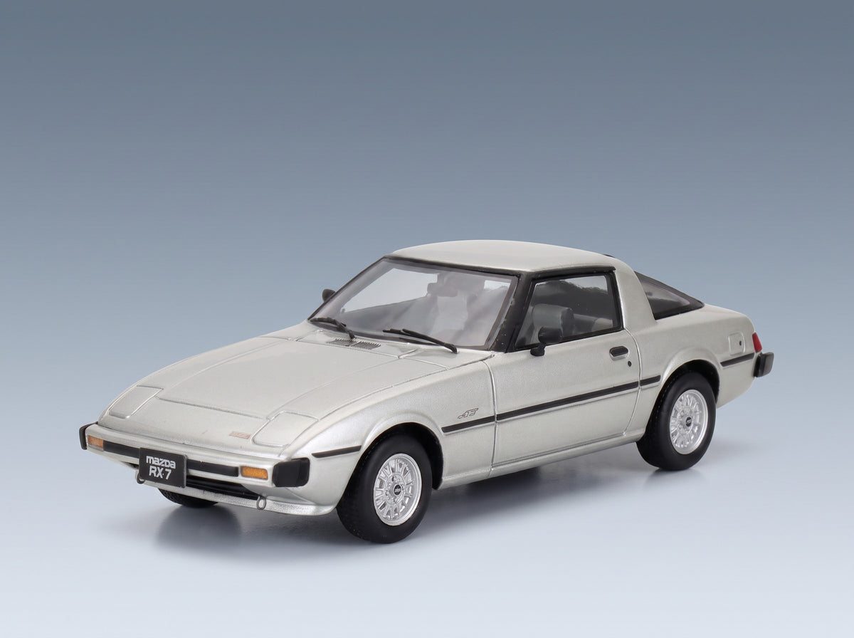 Mazda Savanna RX-7 1978 Silver Schuco 1:43 scale model - front three-quarter view