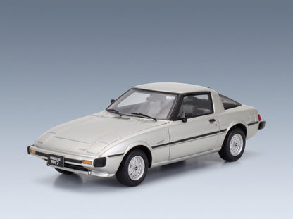 Mazda Savanna RX-7 1978 Silver Schuco 1:43 scale model - front three-quarter view