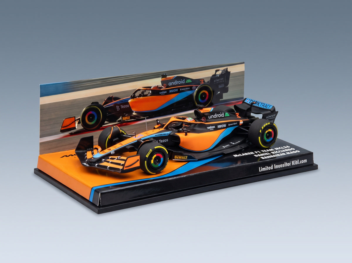 McLaren MCL36 Team McLaren No. 3 Daniel Ricciardo Bahrain GP 2022 Minichamps 1:43 scale model - front three-quarter view