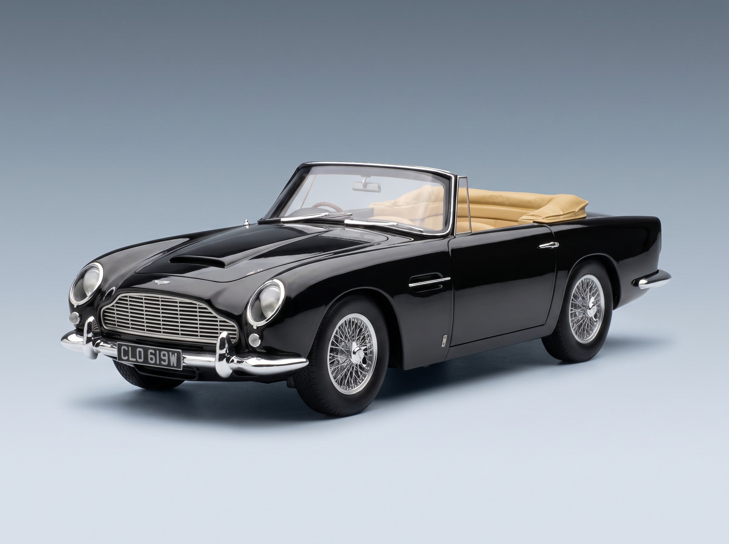 Aston Martin DB5 Volante Cabriolet Open 1964 Grey Metallic Schuco 1:18 scale model - front three-quarter view