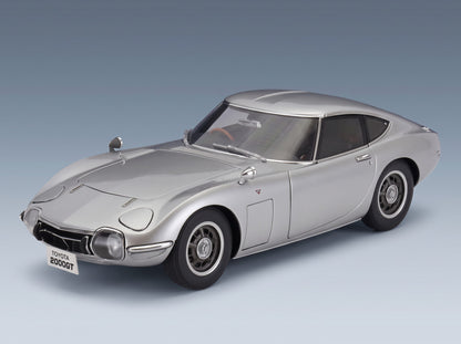 Toyota 2000GT 1967 Silver AUTOart 1:18 scale model - front three-quarter view
