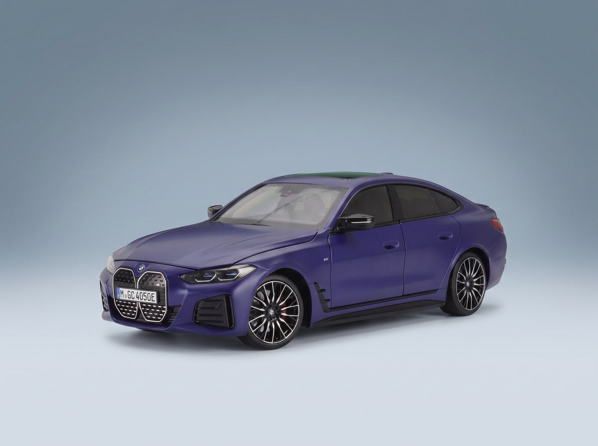 BMW 4-Series i4 M50 (G26) 2022 Matt Blue Minichamps 1:18 scale model - front three-quarter view