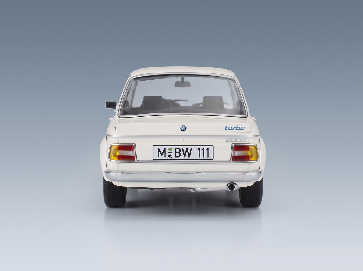 BMW 2002 Turbo 1974 White Minichamps 1:18 scale model - rear view