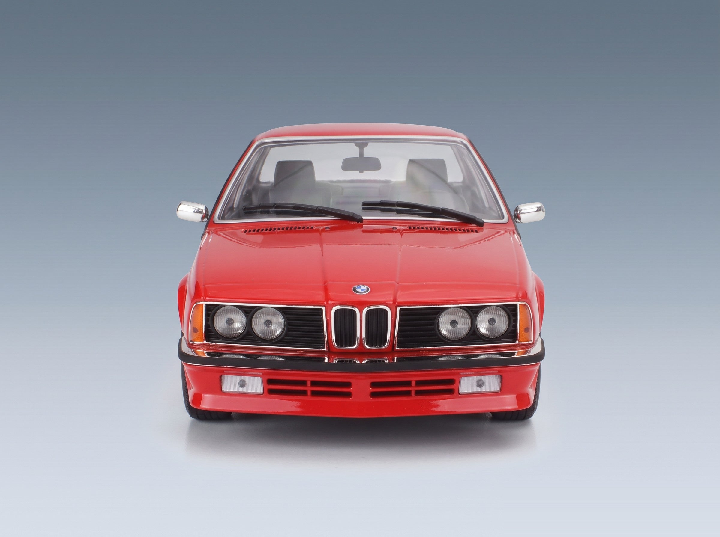 BMW 6 Series 635 CSi (E24) Coupé 1982 Red Minichamps 1:18 scale model - front view