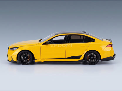 BMW M5 M Performance Parts (G90) 2024 Yellow Black Minichamps 1:18 scale model - side view