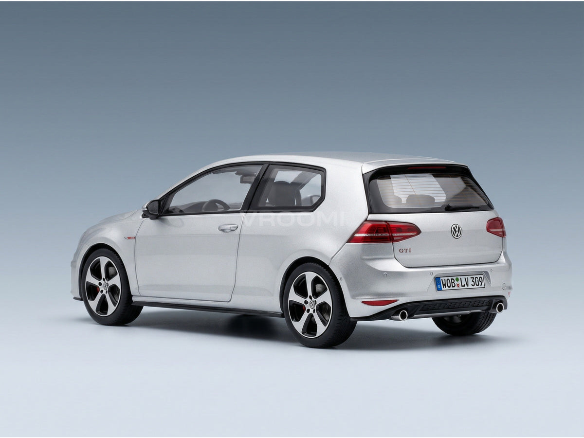 Volkswagen Golf VIII GTI 2020 Silver Norev 1:43 scale model - rear three-quarter view