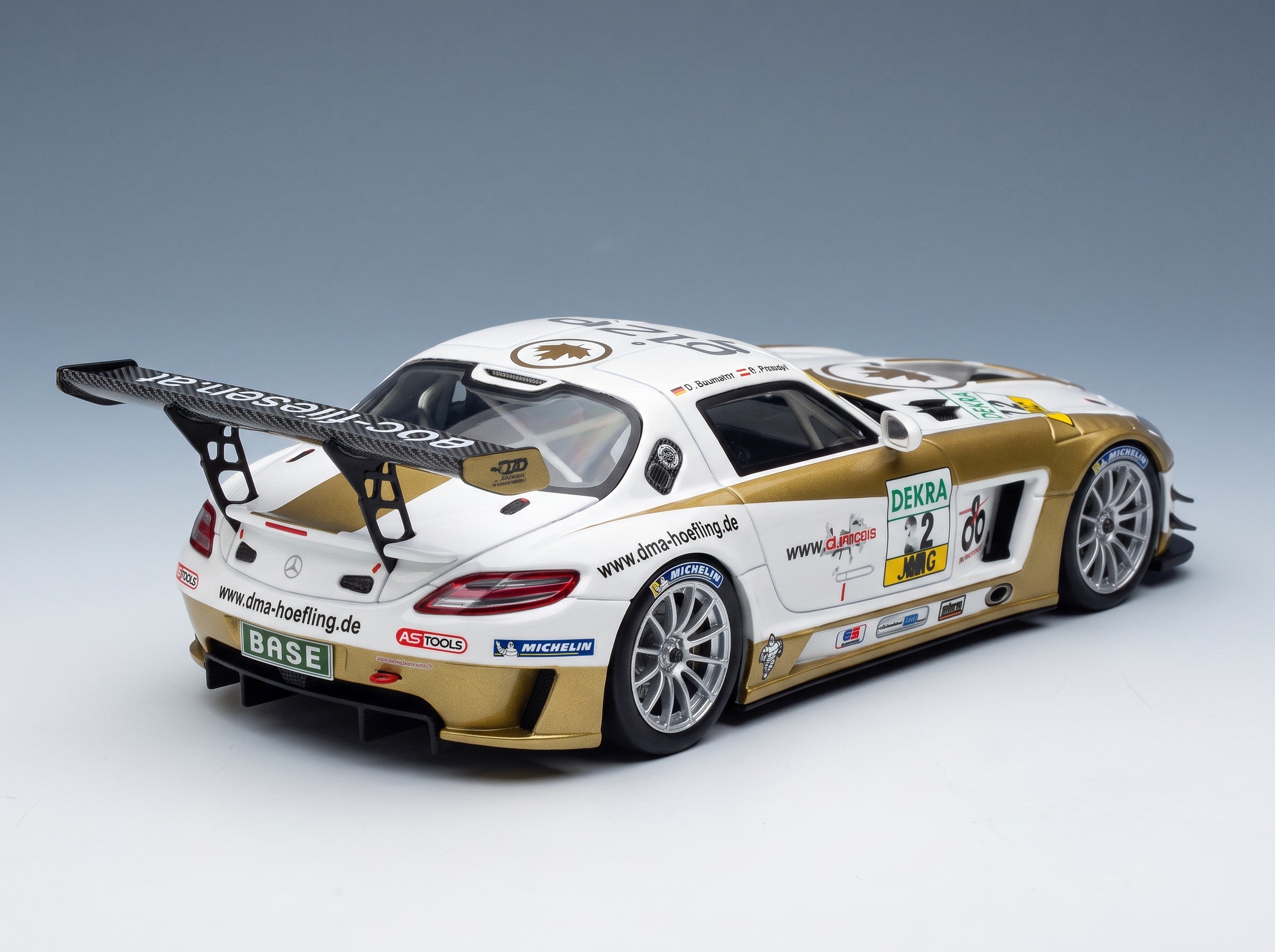 Mercedes-Benz SLS Coupé 6.3 AMG GT3 C197 No. 32 D. Baumann H. Proczyk ADAC Masters GT 2012 White Gold Schuco 1:43 scale model - rear three-quarter view
