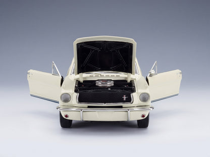 FORD USA - MUSTANG SHELBY GT350 COUPE 1965 - WHITE scale model - engine bay