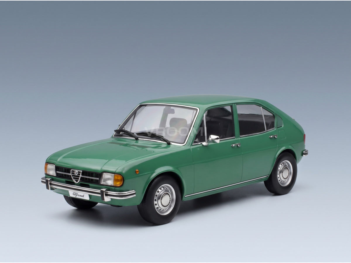 Alfa Romeo Alfasud 1.3 1972 Green KK Scale 1:18 scale model - front three-quarter view