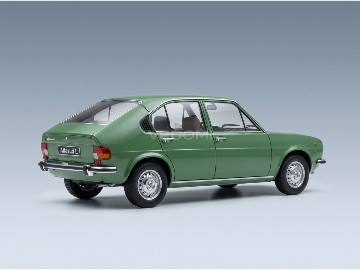Alfa Romeo Alfasud 1.3 1972 Green KK Scale 1:18 scale model - rear three-quarter view