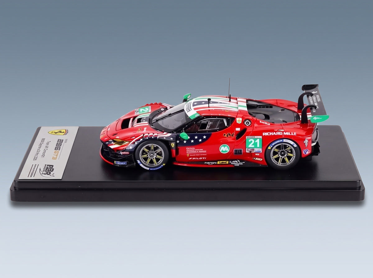 FERRARI - 296 GT3 3.0L TURVO V6 TEAM AF CORSE N 21 IMSA 24h DAYTONA 2025 KEI COZZOLINO - SIMON MANN - ALESSANDRO PIER GUIDI - LILOU WADOUX - RED scale model - front three-quarter view on display base