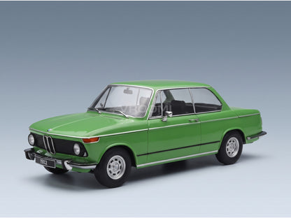 BMW 1502 2-Series 1974 Green KK Scale 1:18 scale model - front three-quarter view