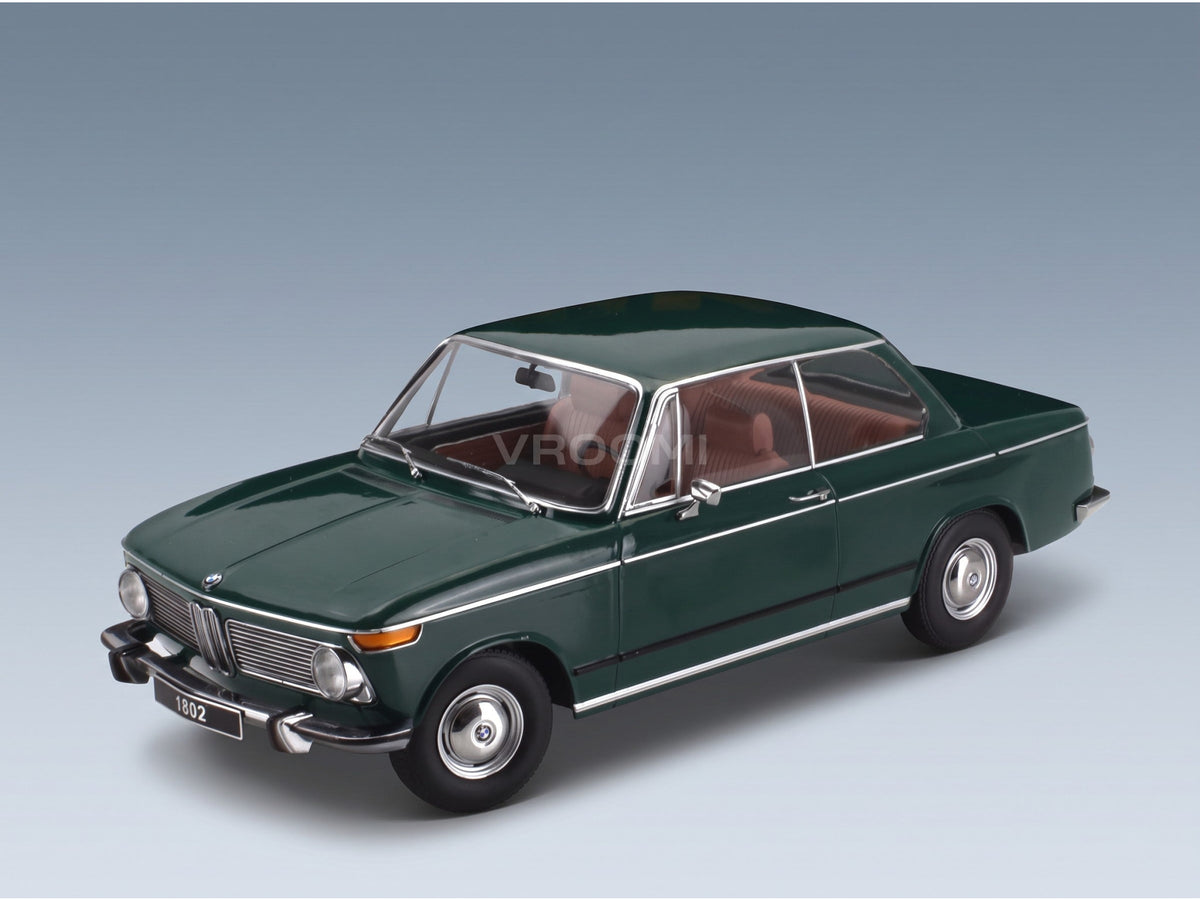 BMW 1802 1-Series Facelift 1971 Dark Green KK Scale 1:18 scale model - front three-quarter view
