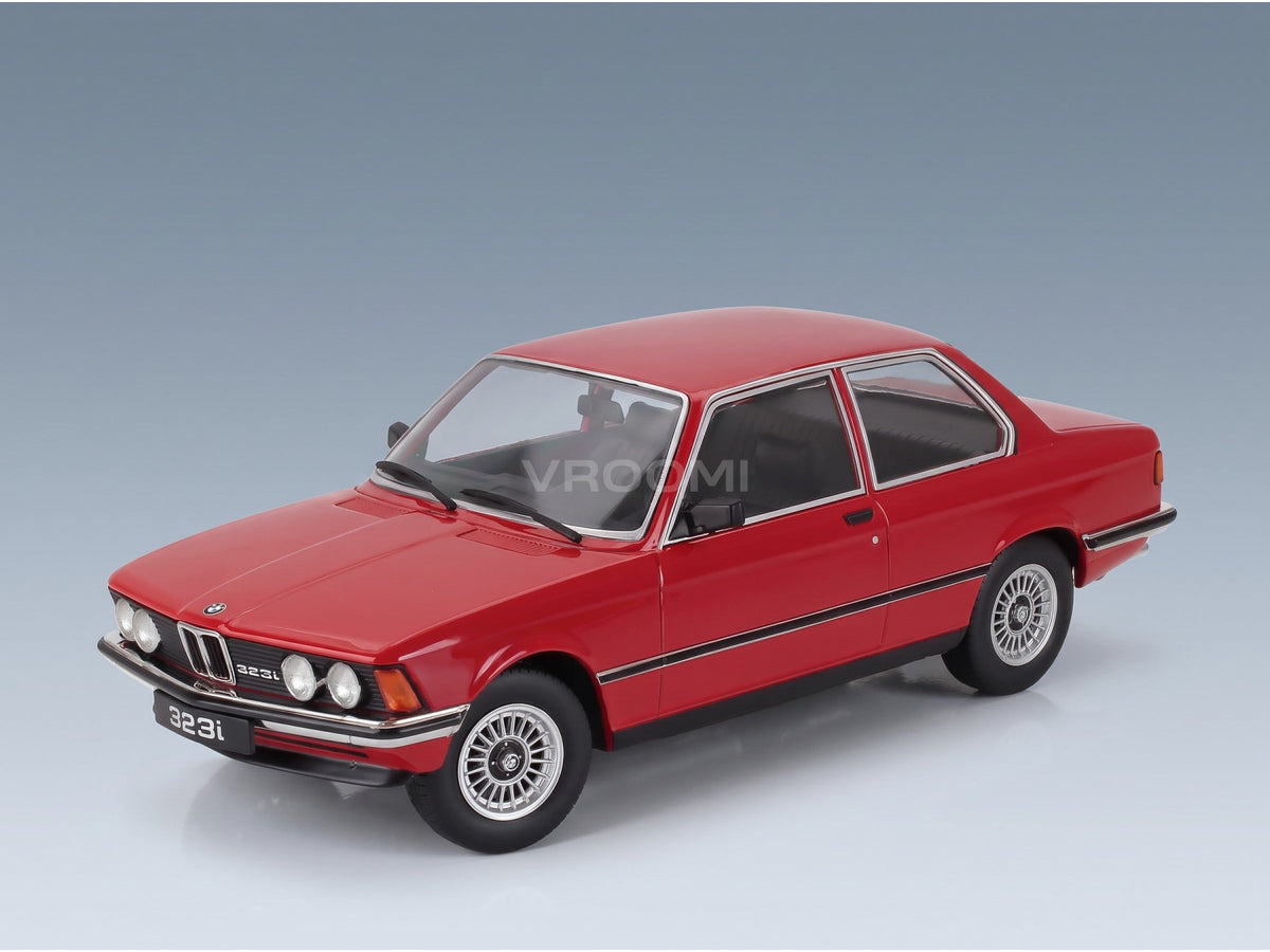 BMW 3 Series 323i (E21) 1978 Red KK Scale 1:18 scale model - front three-quarter view