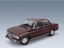 BMW L2002 Tii 1-Series 1971 Bordeaux KK Scale 1:18 scale model - front three-quarter view