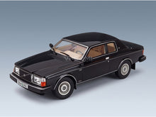 Volvo 262C Bertone 1981 Black Cult Scale Models 1:18 - front three-quarter view
