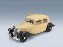 Citroën Traction Avant 7CV 1934 Beige Black Cult Scale Models 1:18 scale model - front three-quarter view