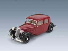 Citroën Traction Avant 7CV 1934 Bordeaux Black Cult Scale Models 1:18 scale model - front three-quarter view