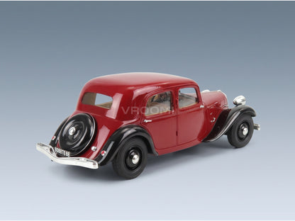 Citroën Traction Avant 7CV 1934 Bordeaux Black Cult Scale Models 1:18 scale model - rear three-quarter view