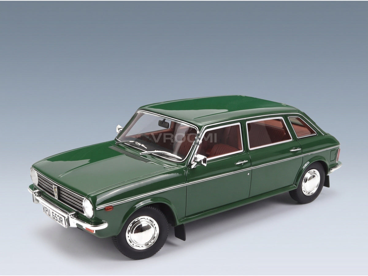 Austin Maxi 1750 1971 Brooklands Green Cult Scale Models 1:18 scale model - front three-quarter view