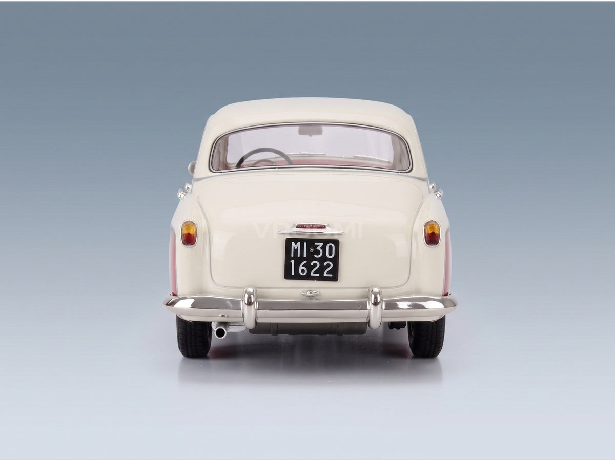 Alfa Romeo 1900 Super Berlina 1958 Red White Cult Scale Models 1:18 scale model - rear view