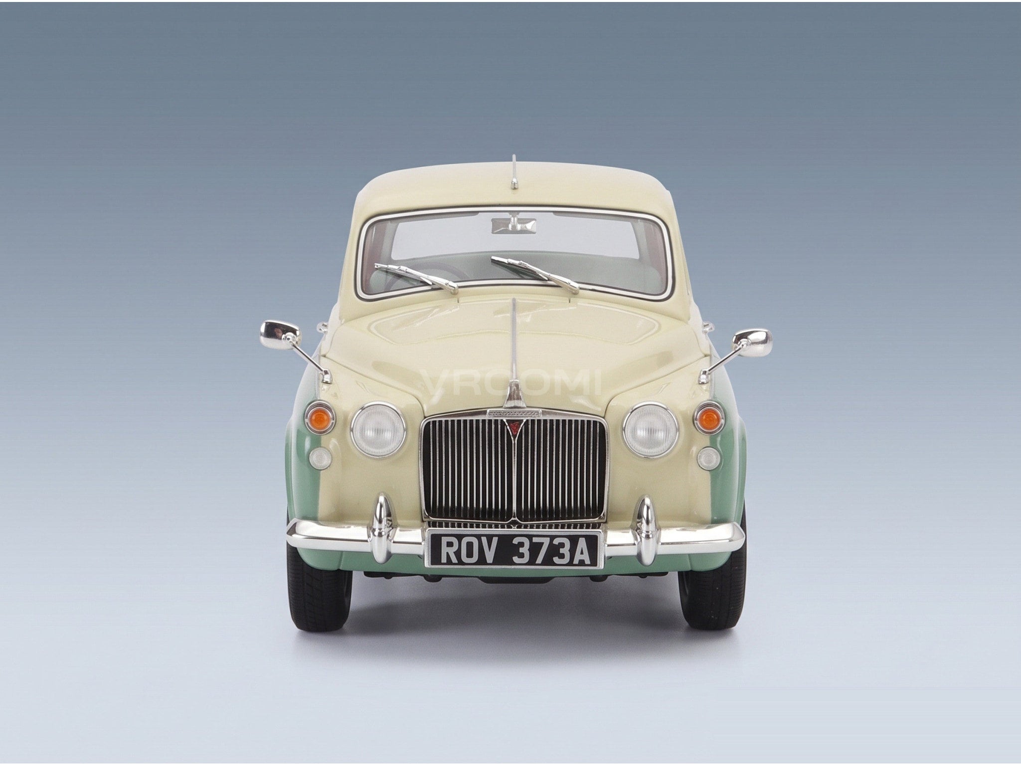 Rover 110 P4 1962 Cream Green Cult Scale Models 1:18 scale model - front view