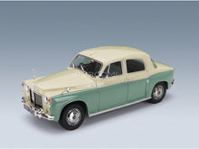 Rover 110 P4 1962 Cream Green Cult Scale Models 1:18 scale model - front three-quarter view