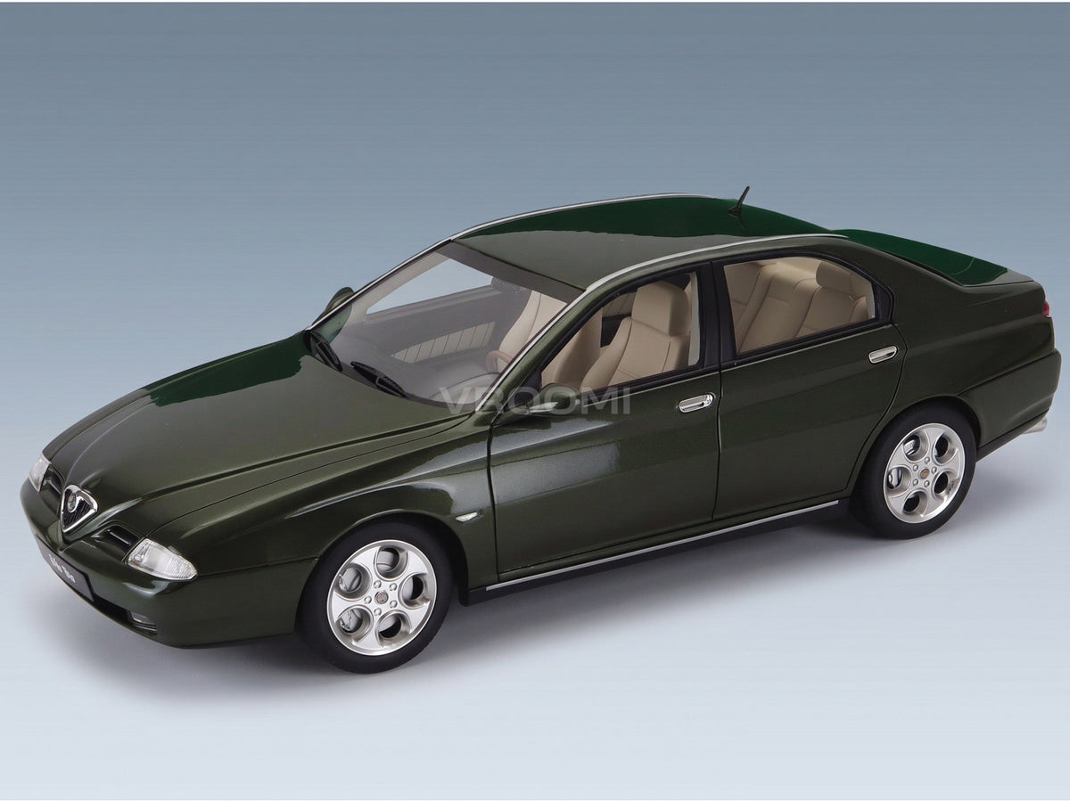 Alfa Romeo 166 3.0 V6 24v Super 1998 Green Cult Scale Models 1:18 scale model - front three-quarter view