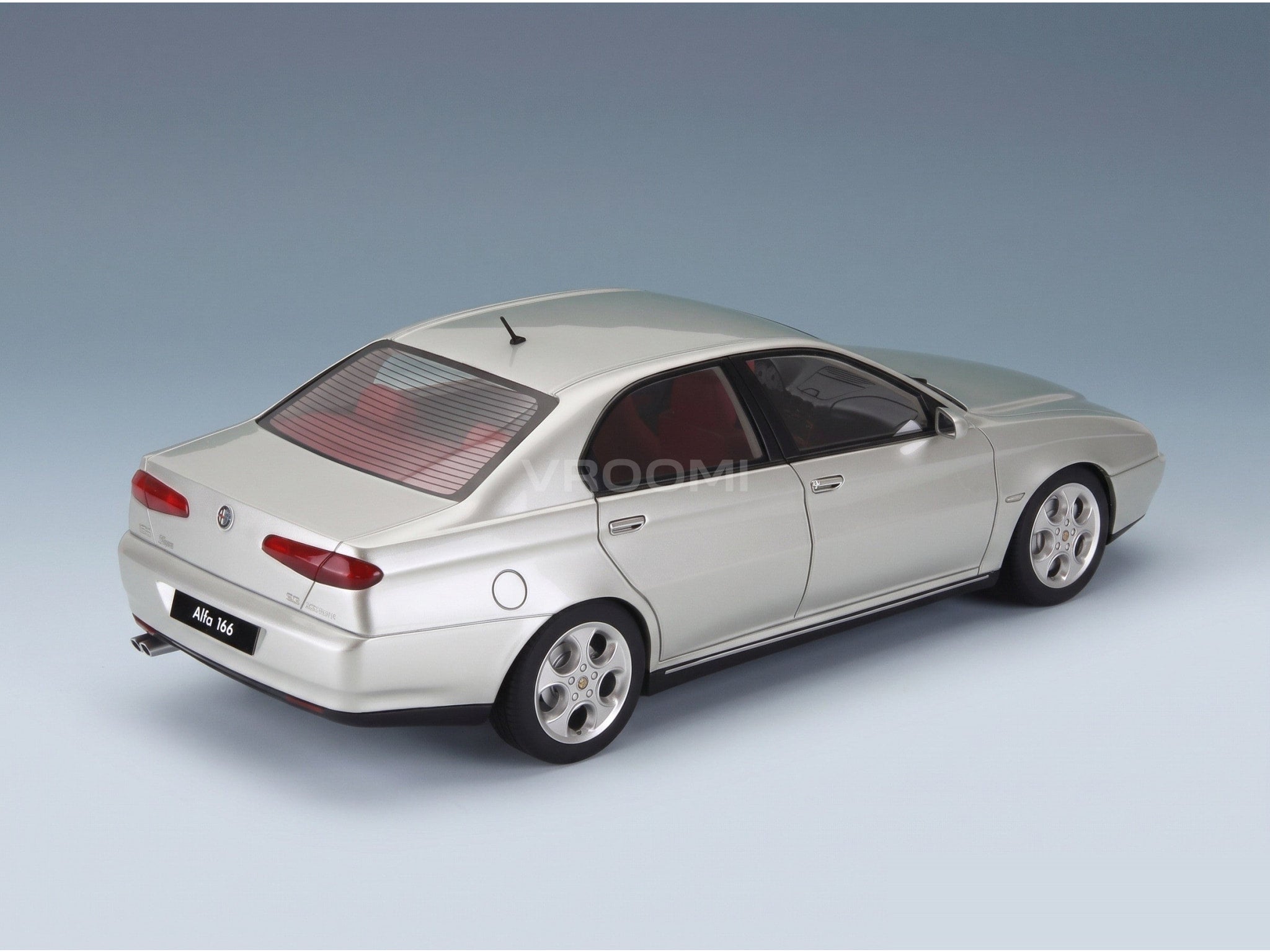 Alfa Romeo 166 3.0 V6 24v Super 1998 Silver Cult Scale Models 1:18 scale model - rear three-quarter view