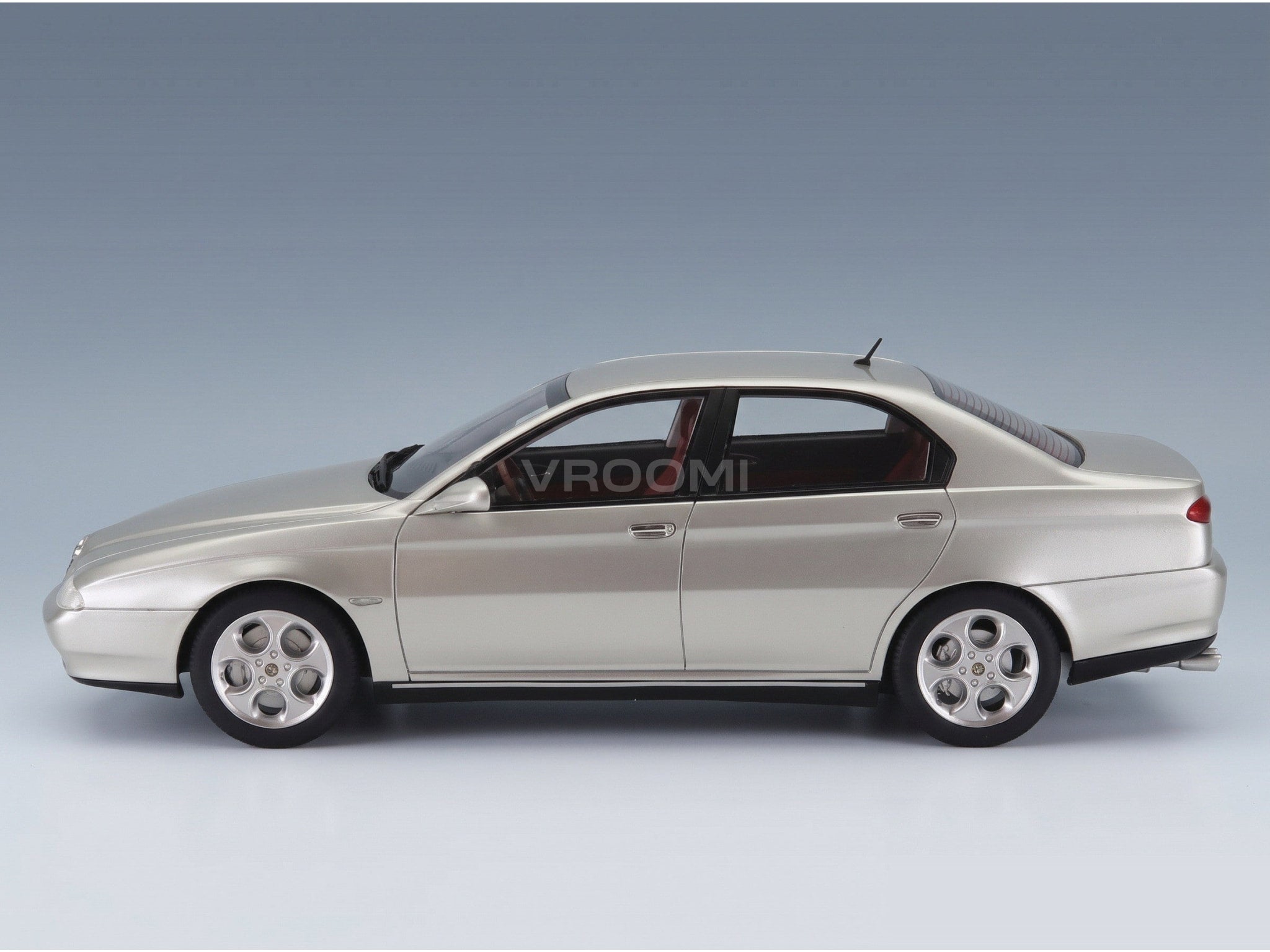 Alfa Romeo 166 3.0 V6 24v Super 1998 Silver Cult Scale Models 1:18 scale model - side view