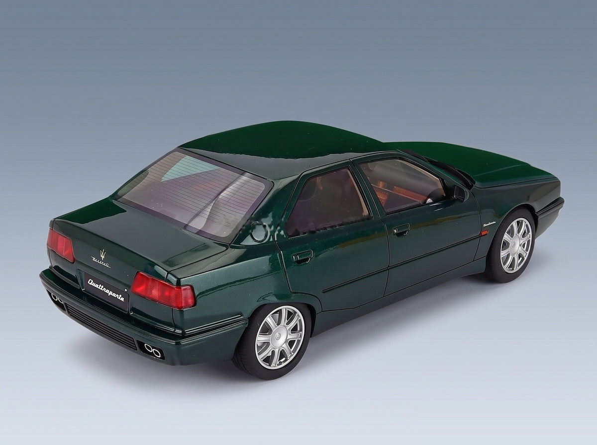 Maserati Quattroporte 4-Series 1994 Green Cult Scale Models 1:18 - rear three-quarter view
