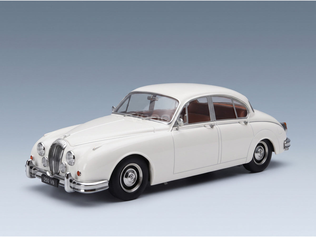 Daimler 250 V6 LHD 1962 White Brown Interior KK Scale 1:18 scale model - front three-quarter view
