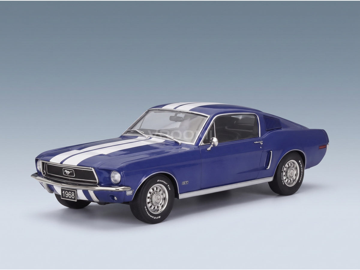 Ford Mustang GT Fastback Coupe 1968 Blue White KK Scale 1:18 scale model - front three-quarter view
