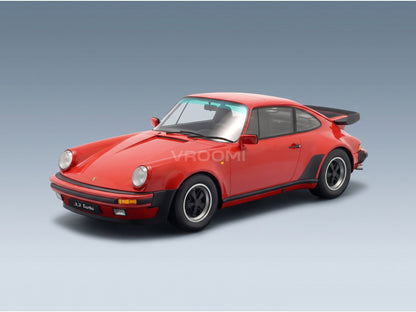Porsche 911 Turbo (930) 3.3L Coupe 1989 Red with Showcase GT Spirit 1:8 scale model - front three-quarter view