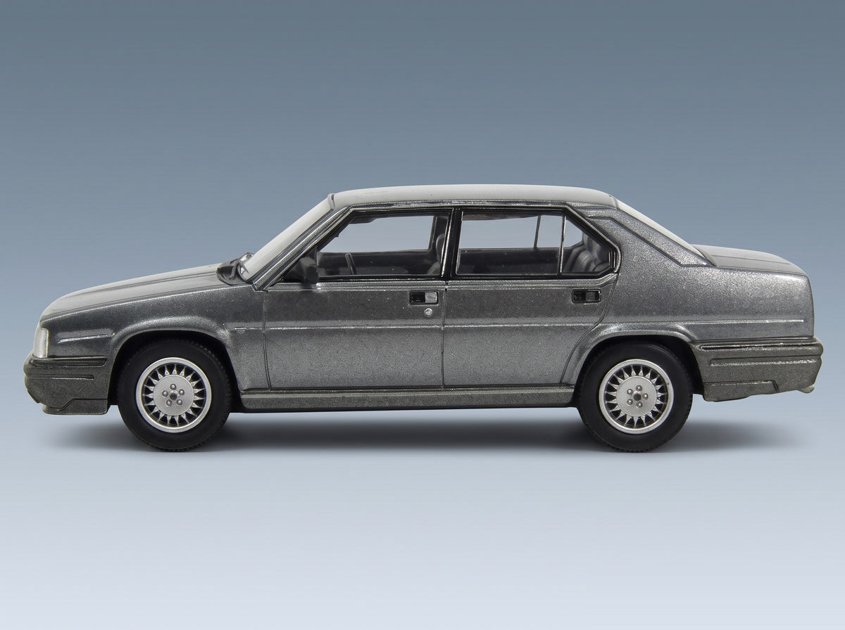 Alfa Romeo Alfa 90 Quadrifoglio Oro 1983 Grigio Medio Metallizzato Kess Model 1:43 scale model - side view