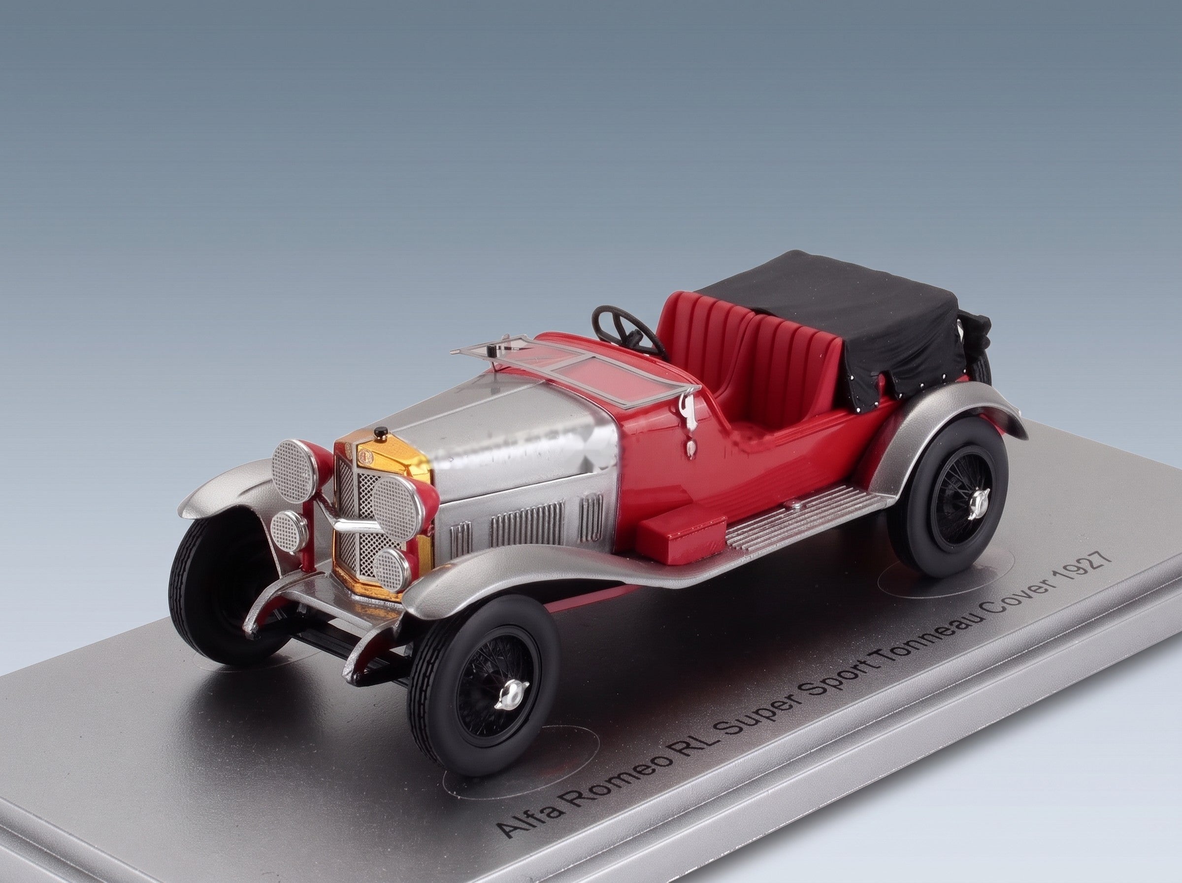 Alfa Romeo RL Super Sport 4 Posti with Covered Seat 1927 Red Silver Black Kess Model 1:43 scale model - front three-quarter view