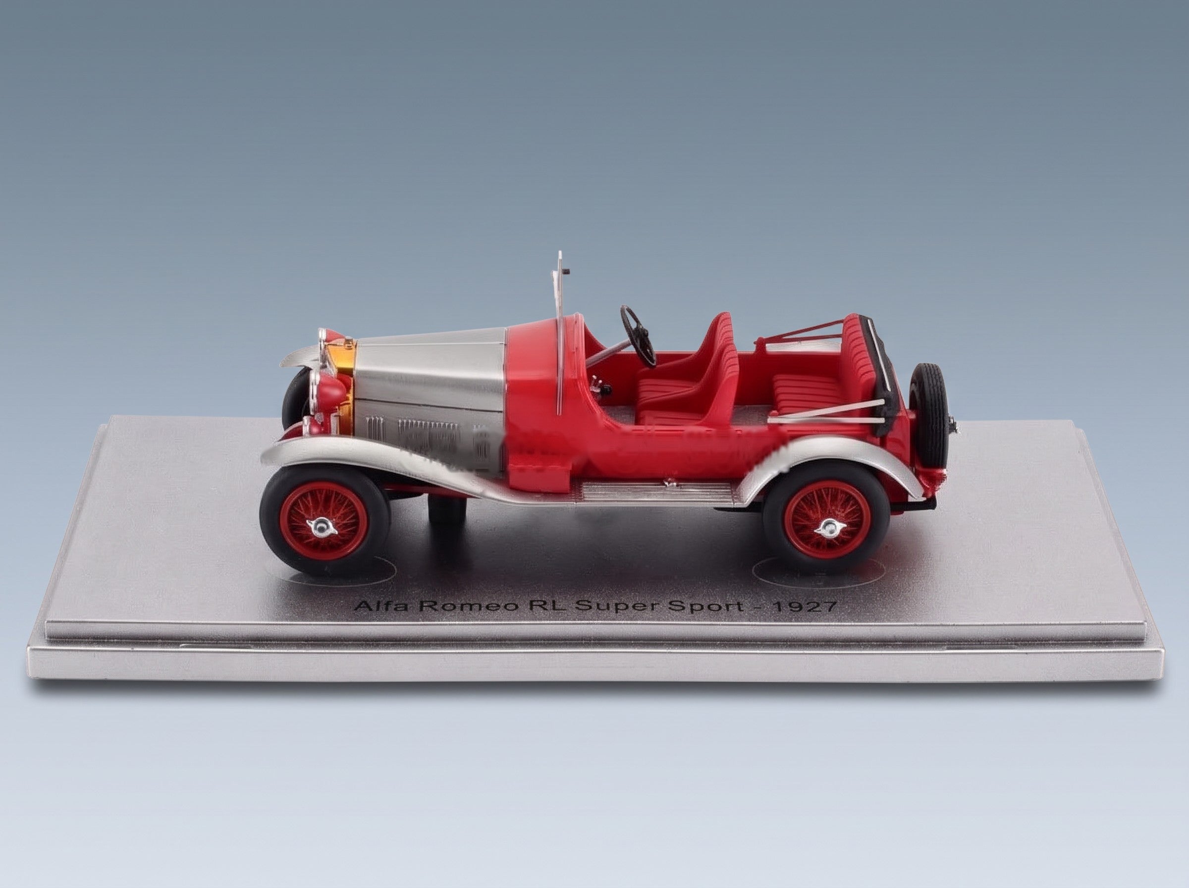 Alfa Romeo RL Super Sport 4 Posti Without Covered Seat 1927 Red Silver Kess Model 1:43 scale model - side view