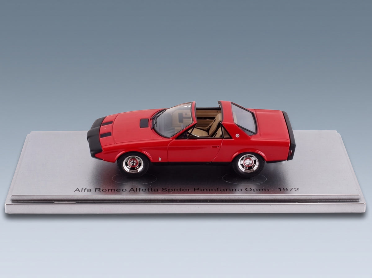 Alfa Romeo Alfetta Spider Pininfarina Open 1972 Red Kess Model 1:43 scale model - side view
