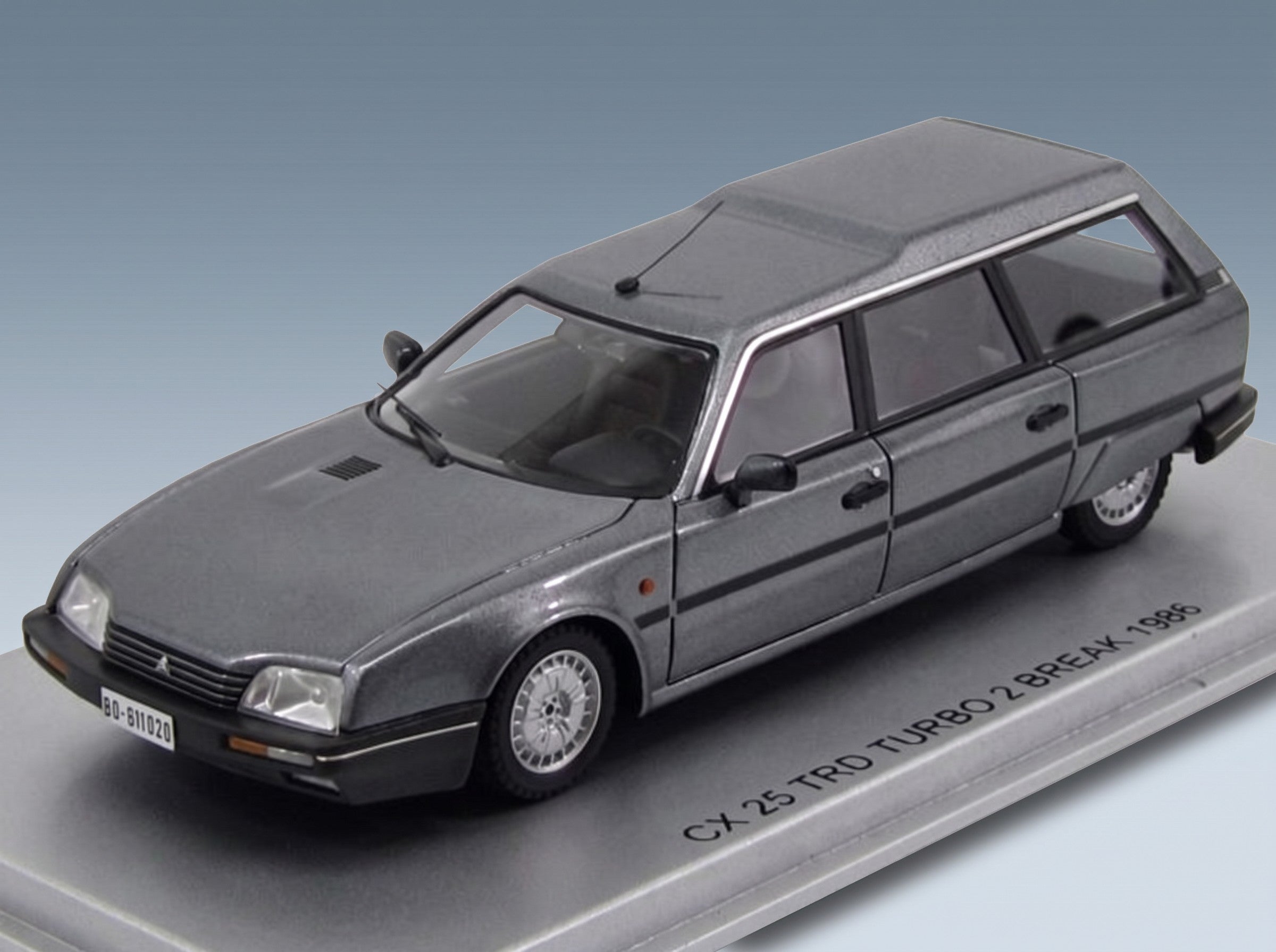 Citroën CX 25 TRD Turbo 2 Break 1986 Grey Metallic Kess Model 1:43 scale model - front three-quarter view