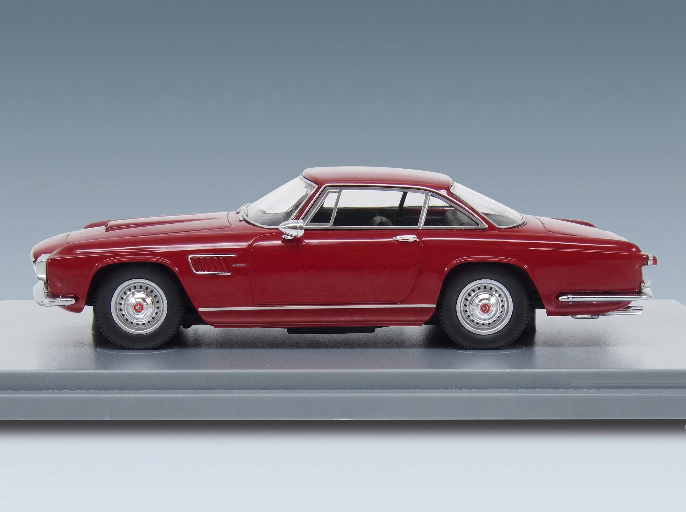 Maserati 3500 GT Coupé Frua 1961 Red Kess Model 1:43 scale model - side view