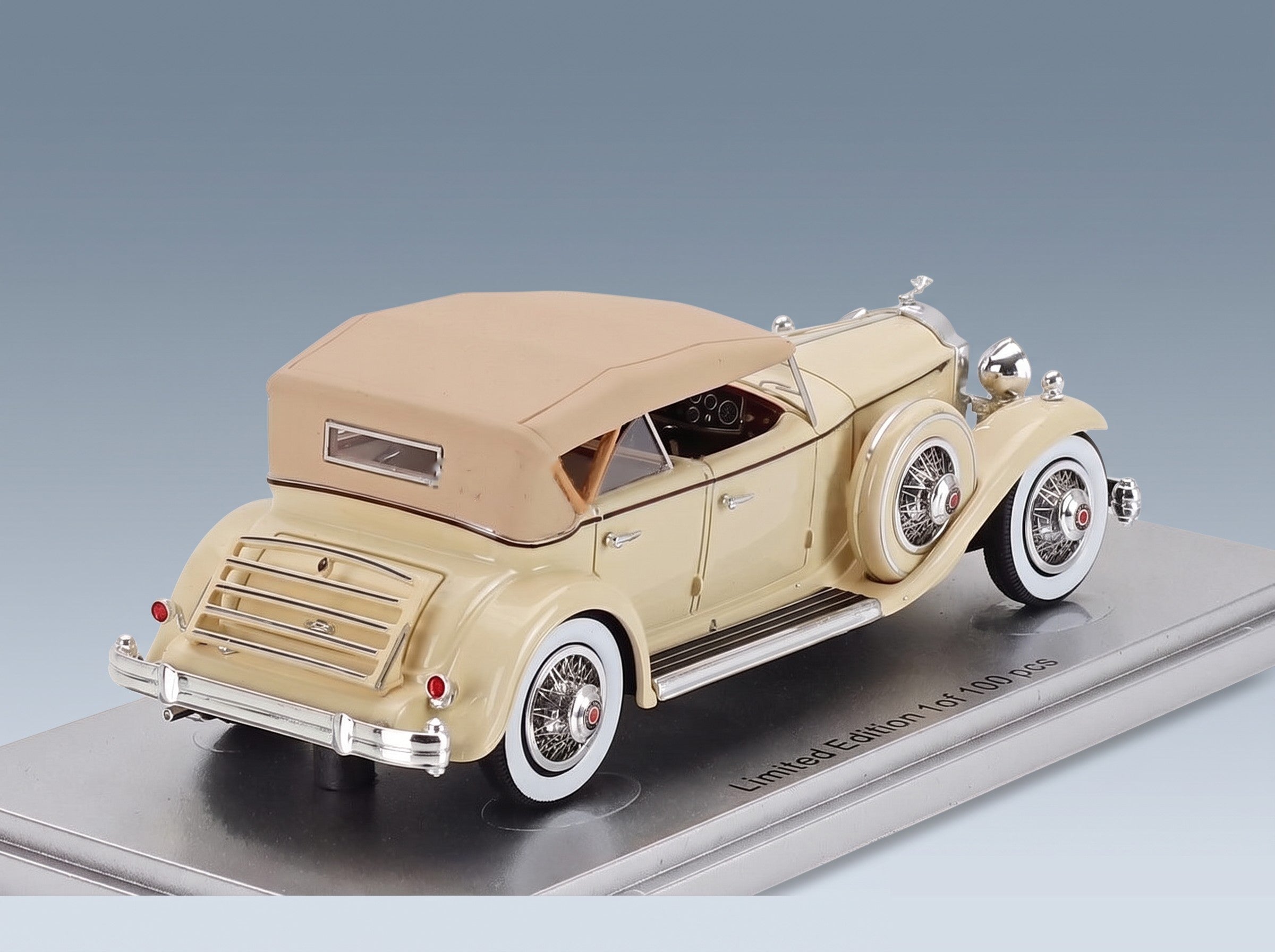 Packard 904 Custom Dietrich Dual Cowl Sport Phaeton Closed 1932 Two-Tone Beige Kess Model 1:43 scale model - rear three-quarter view