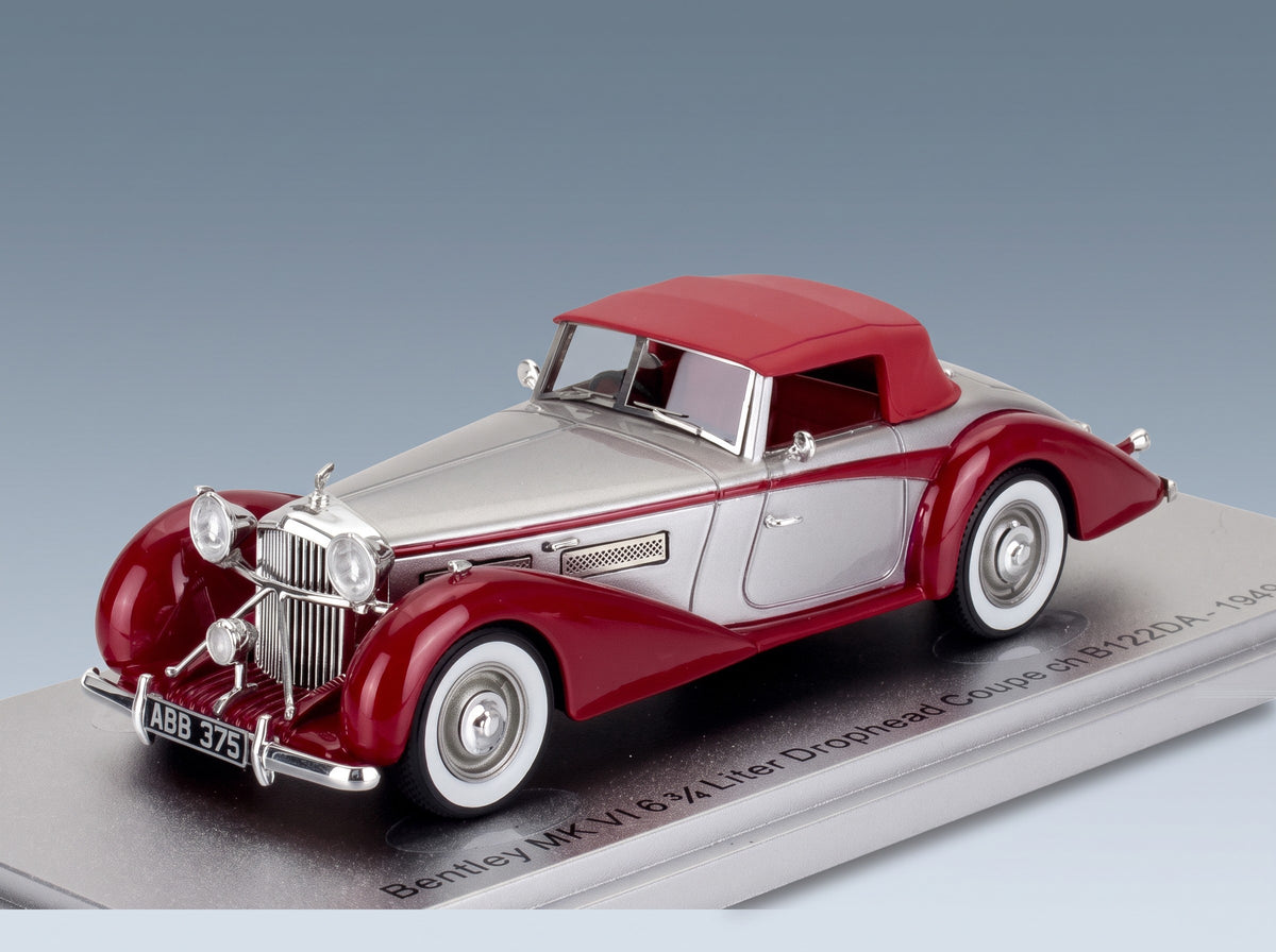 Bentley MKVI Drophead Ch.B122DA Coupé Cabriolet Closed 1949 Silver Red Kess Model 1:43 scale model - front three-quarter view
